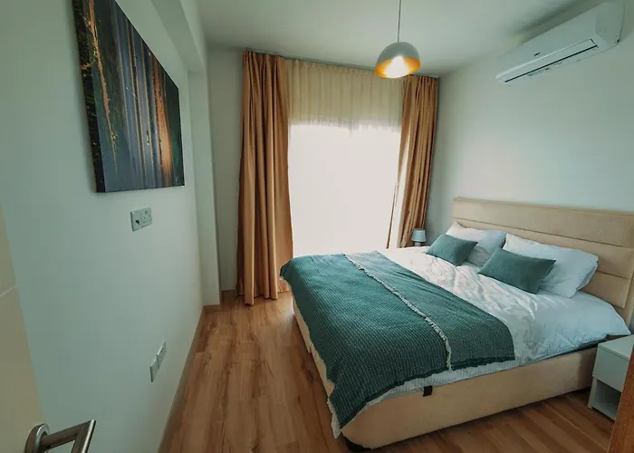 Chic Sunset With Terrace