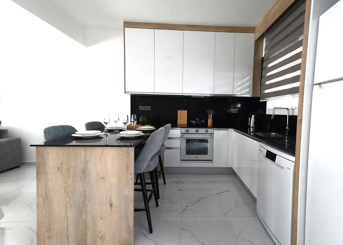 Chic Sunset With Terrace Apartamento Protaras