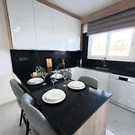 Chic Sunset With Terrace Lejlighed Protaras