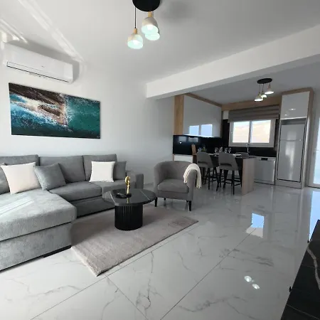 Chic Apartment With Terrace - North Cyprus 公寓