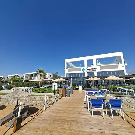 Chic Apartment With Terrace - North Cyprus 普罗塔拉斯