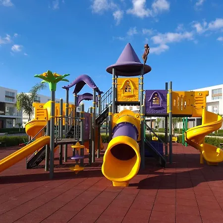 アパート Chic Sunset With Terrace *