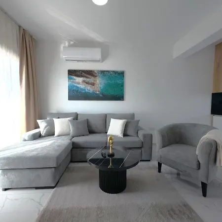 Chic Apartment With Terrace - North Cyprus *