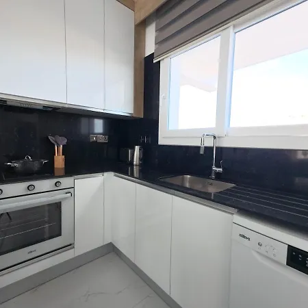 公寓 Chic Apartment With Terrace - North Cyprus